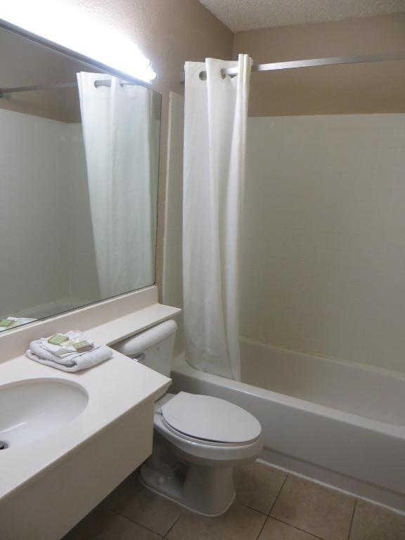 Rodeway Inn Waukegan - Gurnee Szoba fotó